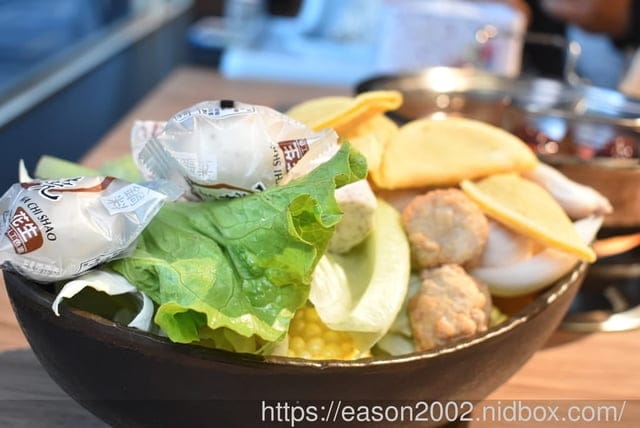 桃園燒肉吃到飽餐廳推薦 | 伍將日式燒肉火鍋吃到飽-南崁店 最低只要NT$698 就可以享受精緻燒肉、火鍋自助吧、飲料吧、冰淇淋吧（Cold Stone、卡比索）、甜點櫃、熟食區、啤酒暢飲 無限量供應