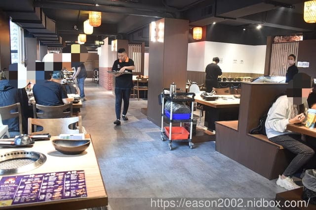 桃園燒肉吃到飽餐廳推薦 | 伍將日式燒肉火鍋吃到飽-南崁店 最低只要NT$698 就可以享受精緻燒肉、火鍋自助吧、飲料吧、冰淇淋吧（Cold Stone、卡比索）、甜點櫃、熟食區、啤酒暢飲 無限量供應