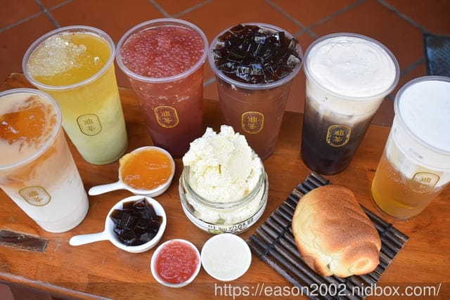 全台首創奶酥奶蓋 迪茶迪化店 | 大稻埕必喝手搖！全台第一家！可以喝的奶酥麵包搭配清爽四季春，經典四層口感超特別！