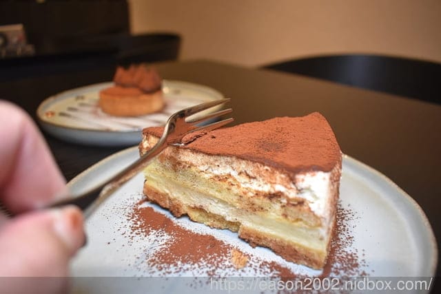 台中西屯區 精品咖啡 手作甜點 | 湮云 Lostcloud Cafe 復古收音機的主題咖啡廳 安靜舒適的空間，合適讀書、聊天、辦公、洽談工作、公司行號包場開會