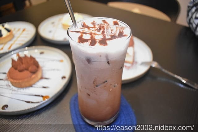 台中西屯區 精品咖啡 手作甜點 | 湮云 Lostcloud Cafe 復古收音機的主題咖啡廳 安靜舒適的空間，合適讀書、聊天、辦公、洽談工作、公司行號包場開會