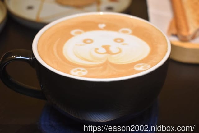 台中西屯區 精品咖啡 手作甜點 | 湮云 Lostcloud Cafe 復古收音機的主題咖啡廳 安靜舒適的空間，合適讀書、聊天、辦公、洽談工作、公司行號包場開會