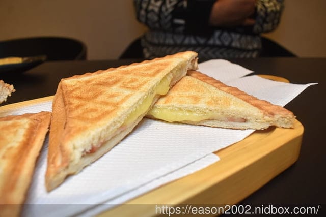 台中西屯區 精品咖啡 手作甜點 | 湮云 Lostcloud Cafe 復古收音機的主題咖啡廳 安靜舒適的空間，合適讀書、聊天、辦公、洽談工作、公司行號包場開會