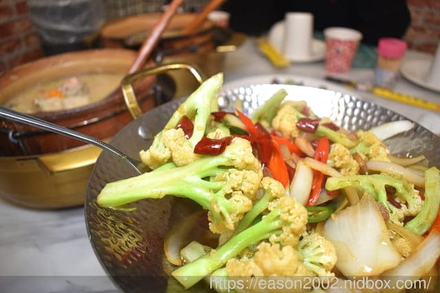 板橋美食 | 稻香園陳記潮汕砂鍋粥板橋三民店 現撈海鮮、生米細熬的海鮮砂鍋粥 鮮甜美味 搭配私房料理 板橋宵夜、外送首選