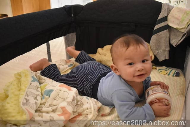 育兒好物 | 《Snmartmom》雙層折疊嬰兒床 輕鬆安裝與收床，附收納袋，外出攜帶，超方便～！！！