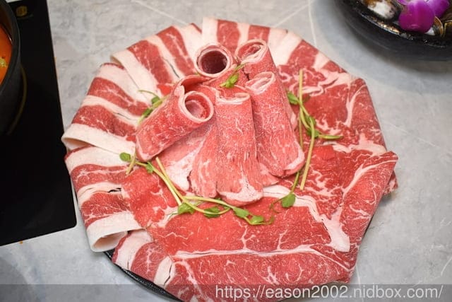 台北捷運美食 | 熟度火鍋文山景美店 每天吃的平價火鍋店 提供11種風味湯底可以選擇 爆炒湯底 異國風味湯底 創意湯底