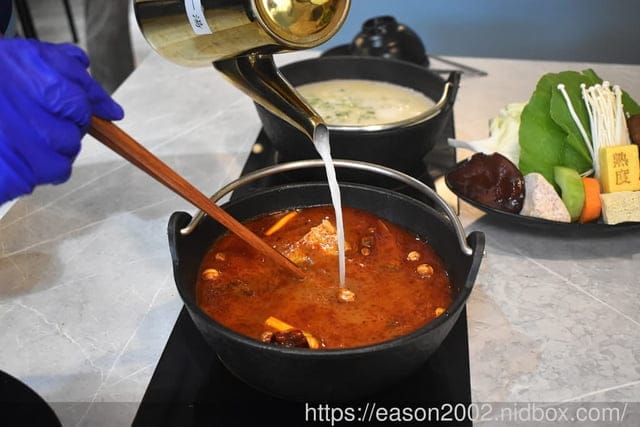 台北捷運美食 | 熟度火鍋文山景美店 每天吃的平價火鍋店 提供11種風味湯底可以選擇 爆炒湯底 異國風味湯底 創意湯底