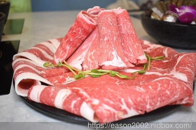 台北捷運美食 | 熟度火鍋文山景美店 每天吃的平價火鍋店 提供11種風味湯底可以選擇 爆炒湯底 異國風味湯底 創意湯底