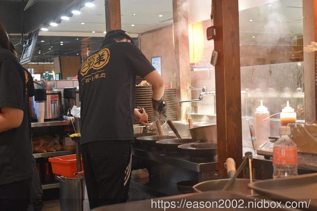 新莊美食 | 蜀羊-一碗小羊肉 新莊宏匯廣場7樓美食街 湯頭清甜甘醇 羊肉肉質軟嫩 吃起來沒有羊騷味