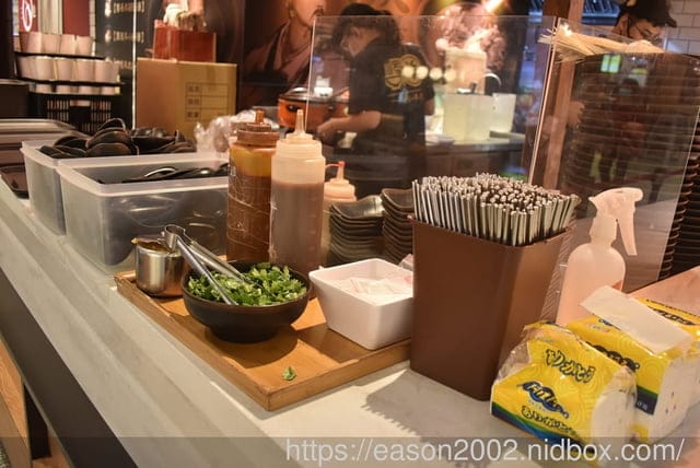 新莊美食 | 蜀羊-一碗小羊肉 新莊宏匯廣場7樓美食街 湯頭清甜甘醇 羊肉肉質軟嫩 吃起來沒有羊騷味