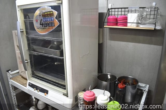 新北板橋巷弄美食 | 板凳麵 手工現擀的眷村美食 捲餅Q彈有勁 份量飽足 招牌炙燒牛五花湯 濃郁醇厚