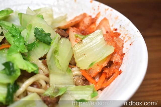 新北板橋巷弄美食 | 板凳麵 手工現擀的眷村美食 捲餅Q彈有勁 份量飽足 招牌炙燒牛五花湯 濃郁醇厚
