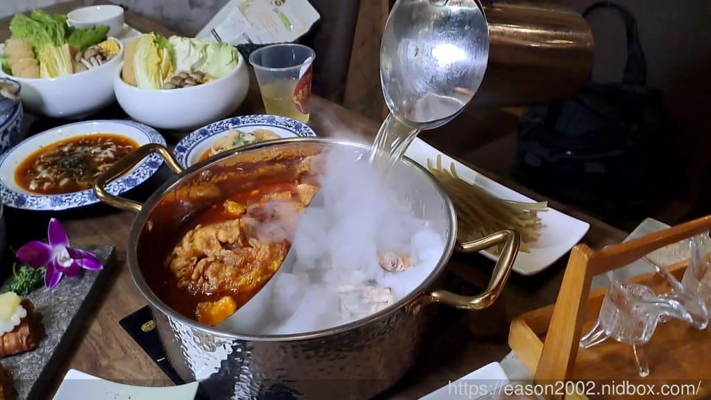 台中火鍋推薦 | 禧珍家新中式火鍋 首推獨家湯底「孟婆湯」、「螺獅粉」，還有老闆私房手路菜