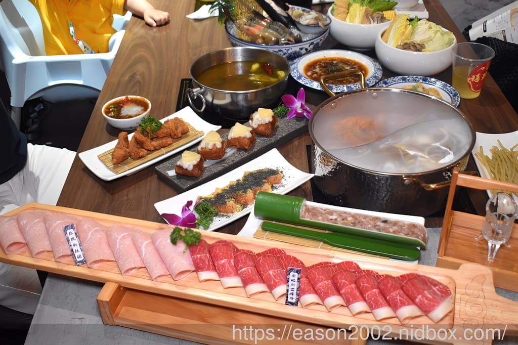 台中火鍋推薦 | 禧珍家新中式火鍋 首推獨家湯底「孟婆湯」、「螺獅粉」，還有老闆私房手路菜