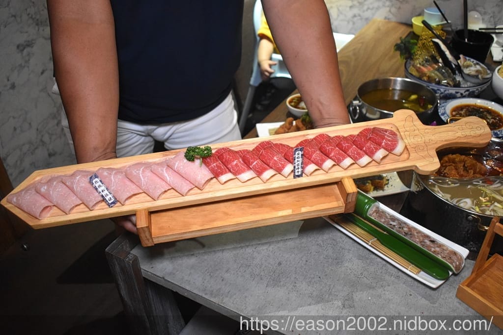台中火鍋推薦 | 禧珍家新中式火鍋 首推獨家湯底「孟婆湯」、「螺獅粉」，還有老闆私房手路菜