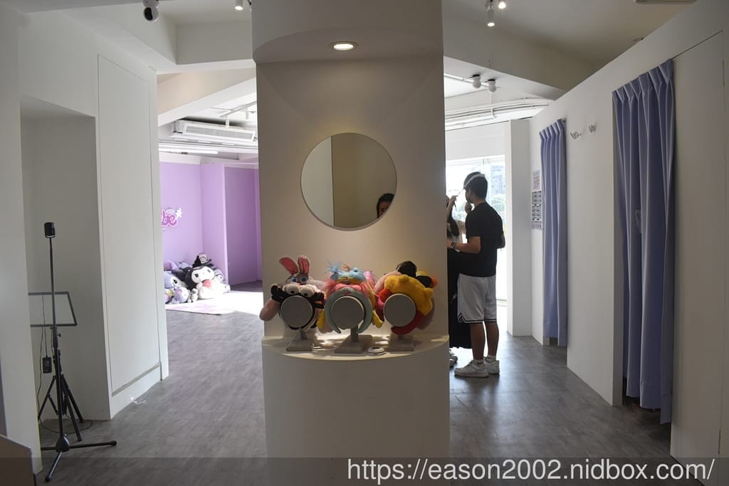Ucube 韓式拍貼 台中一中店 | 全台第一間複合式韓式拍貼館 免費夢幻換衣間、整髮器、各式服裝、配飾 現場列印之外，另外還有電子檔（敲可愛的動動GIF）