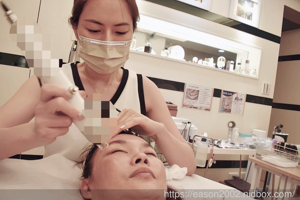 台中 FIFI x JOB 美學沙龍會館 |  最新科技AI時光肌（臉部凍齡保養）只要15分鐘 還有可以讓你快速出門的秘密，新秀美睫 | 台中美睫推薦 台中做臉推薦