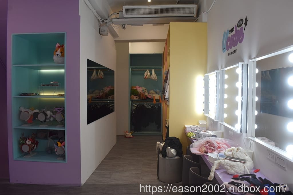 Ucube 韓式拍貼 台中一中店 | 全台第一間複合式韓式拍貼館 免費夢幻換衣間、整髮器、各式服裝、配飾 現場列印之外，另外還有電子檔（敲可愛的動動GIF）