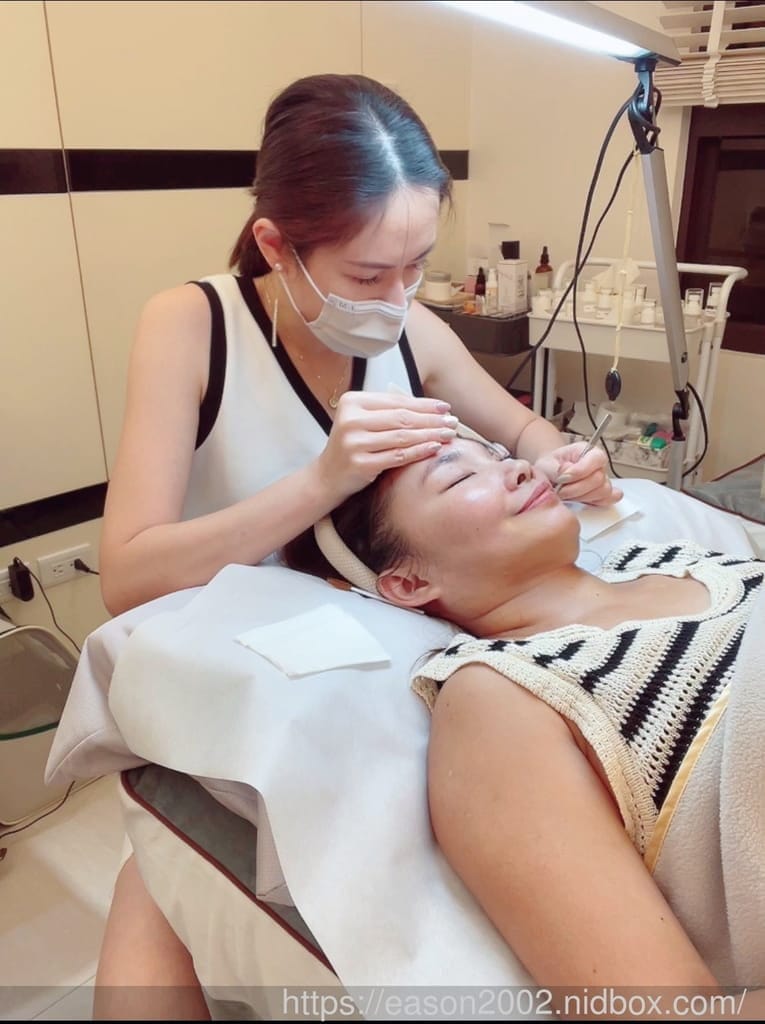 台中 FIFI x JOB 美學沙龍會館 |  最新科技AI時光肌（臉部凍齡保養）只要15分鐘 還有可以讓你快速出門的秘密，新秀美睫 | 台中美睫推薦 台中做臉推薦