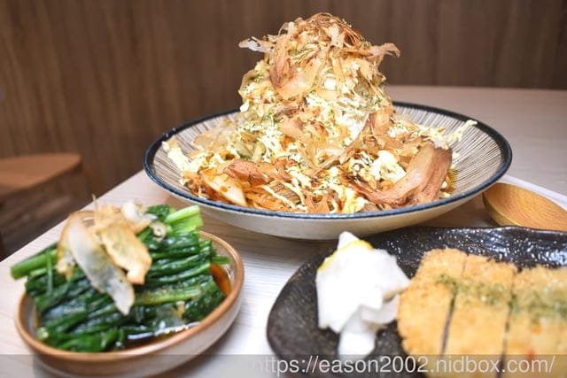 新莊最強咖哩飯 | 喜歡咖哩 中原店 蘊藏馬鈴薯香氣的咖哩醬汁 升級B套餐 起司厚蛋蓋在飯上 晉級的濃郁香氣 超逼人～！！！日式梅酒、沙瓦、啤酒，來店第一杯只要NT$50