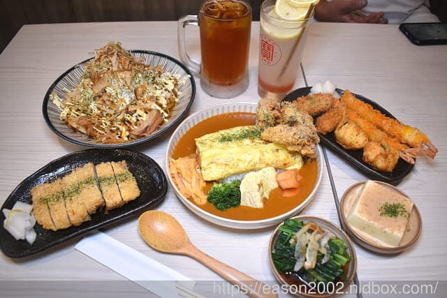 新莊最強咖哩飯 | 喜歡咖哩 中原店 蘊藏馬鈴薯香氣的咖哩醬汁 升級B套餐 起司厚蛋蓋在飯上 晉級的濃郁香氣 超逼人～！！！日式梅酒、沙瓦、啤酒，來店第一杯只要NT$50