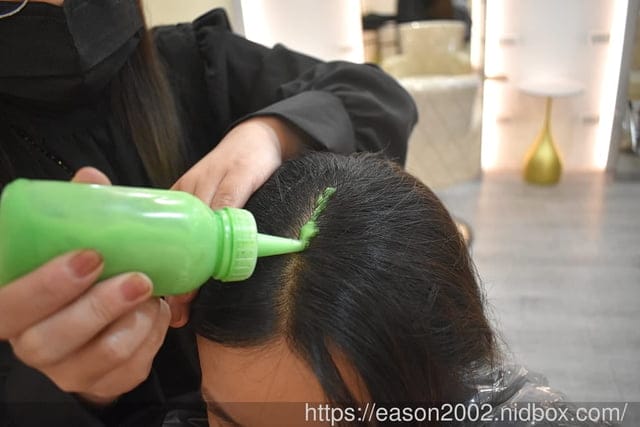 板橋染髮推薦 | AZONE髮廊-新月殿 染髮不分長短均一價 護髮買一送一 鉑金修護髮膜，持續有感一個月～！！！