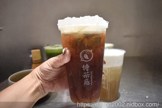 盤點西門町手搖「侍茶匠」必喝TOP 3，內行人必點超浮誇4公分厚 豆乳奶蓋|新品抹茶每杯手刷 30 秒！被抹茶耽誤的豆乳奶蓋專門店
