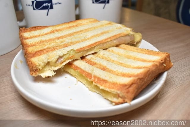 三重不限時咖啡廳 | Cozy coffee 可集咖啡 三重門市 免百元咖啡，待一下午 舒適空間 附設插座、免費wifi