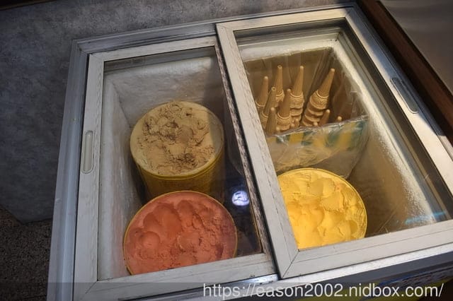 百元鍋物也有免費自助吧吃到飽！？ | 逸小鍋鍋物蘆洲店 湯頭多達20多種可以選擇，還有4款素食湯底 肉品買一送一