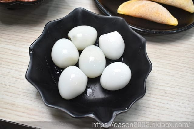 百元鍋物也有免費自助吧吃到飽！？ | 逸小鍋鍋物蘆洲店 湯頭多達20多種可以選擇，還有4款素食湯底 肉品買一送一