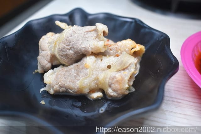 百元鍋物也有免費自助吧吃到飽！？ | 逸小鍋鍋物蘆洲店 湯頭多達20多種可以選擇，還有4款素食湯底 肉品買一送一