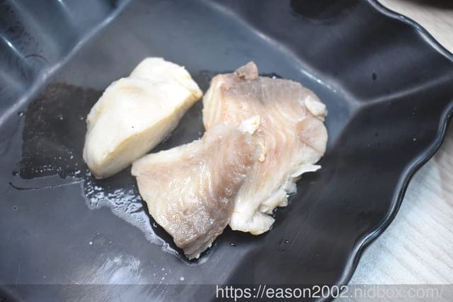 百元鍋物也有免費自助吧吃到飽！？ | 逸小鍋鍋物蘆洲店 湯頭多達20多種可以選擇，還有4款素食湯底 肉品買一送一