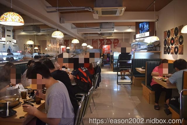 中和吃到飽鴛鴦鍋只要NT$499 | 何家香香麻辣鴛鴦鍋吃到飽 甘蔗大骨湯底＆正宗四川麻辣湯底 船凍海鮮、現切原塊肉品 食材新鮮又美味