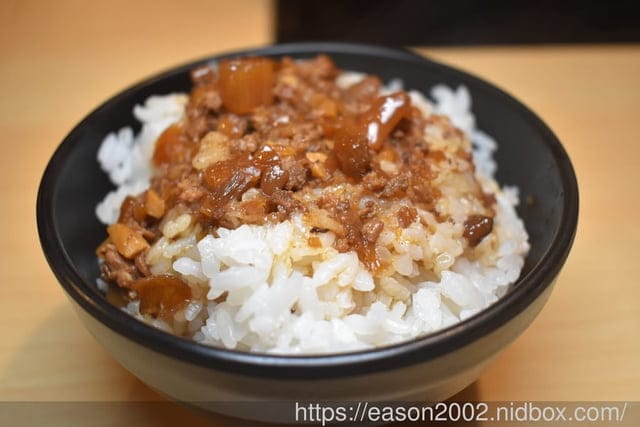 中和吃到飽鴛鴦鍋只要NT$499 | 何家香香麻辣鴛鴦鍋吃到飽 甘蔗大骨湯底＆正宗四川麻辣湯底 船凍海鮮、現切原塊肉品 食材新鮮又美味