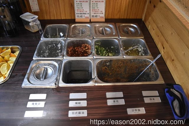 中和吃到飽鴛鴦鍋只要NT$499 | 何家香香麻辣鴛鴦鍋吃到飽 甘蔗大骨湯底＆正宗四川麻辣湯底 船凍海鮮、現切原塊肉品 食材新鮮又美味