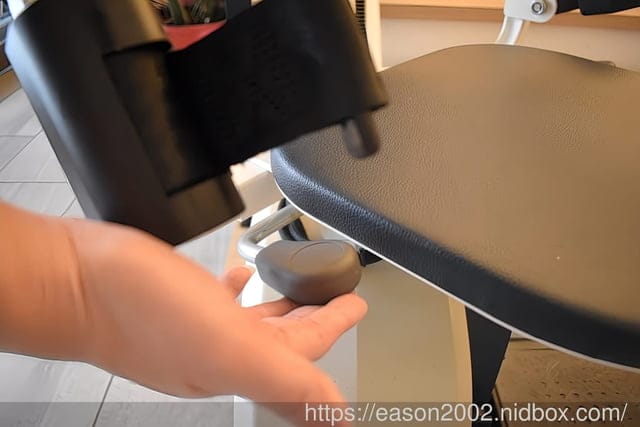 樓梯升降椅第一品牌 羅布森樓梯升降椅 | MIT精品 長輩、行動不便者的上下樓好幫手 安全語音提示，方便照顧者隨時注意狀況
