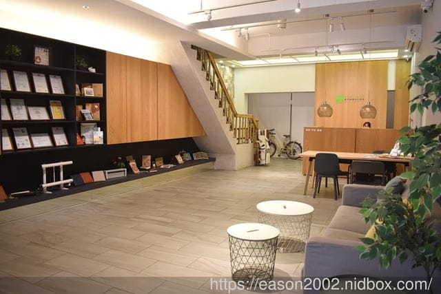 樓梯升降椅第一品牌 羅布森樓梯升降椅 | MIT精品 長輩、行動不便者的上下樓好幫手 安全語音提示，方便照顧者隨時注意狀況