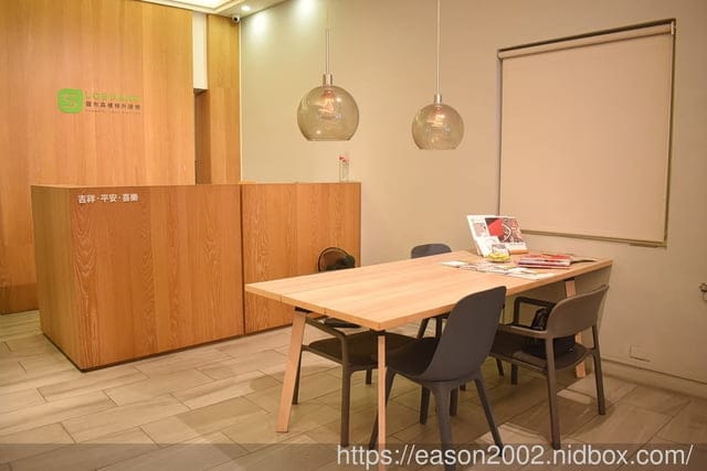 樓梯升降椅第一品牌 羅布森樓梯升降椅 | MIT精品 長輩、行動不便者的上下樓好幫手 安全語音提示，方便照顧者隨時注意狀況