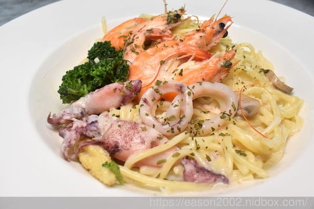 基隆八斗子美食 | 食光杯複合式餐飲基隆八斗子店 義大利麵、燉飯焗烤、燴飯、披薩、炸物、甜品、飲料等等 基隆海科館旁
