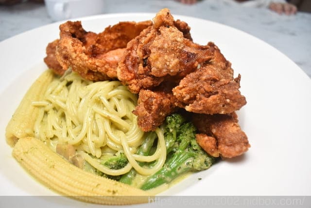 基隆八斗子美食 | 食光杯複合式餐飲基隆八斗子店 義大利麵、燉飯焗烤、燴飯、披薩、炸物、甜品、飲料等等 基隆海科館旁