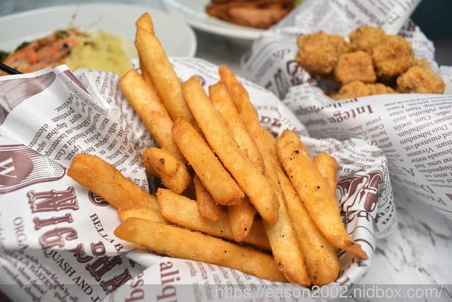 基隆八斗子美食 | 食光杯複合式餐飲基隆八斗子店 義大利麵、燉飯焗烤、燴飯、披薩、炸物、甜品、飲料等等 基隆海科館旁
