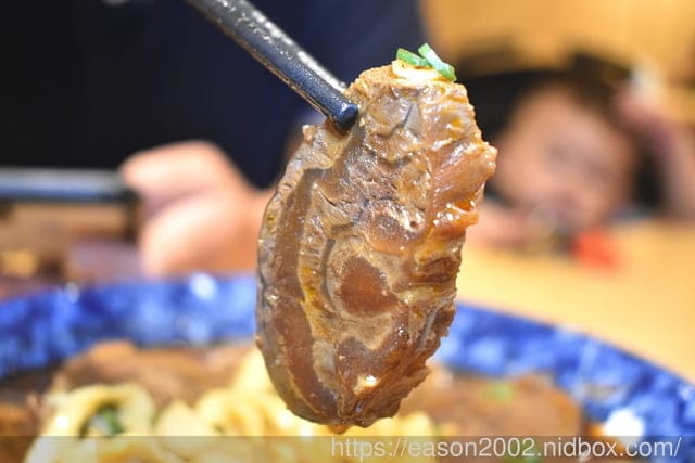 桃園牛肉麵推薦 | 集英會牛肉麵館-中央東店 濃郁醇厚的湯底 麵條Q彈有勁 飲料、冰淇淋無限量供應