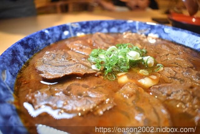 桃園牛肉麵推薦 | 集英會牛肉麵館-中央東店 濃郁醇厚的湯底 麵條Q彈有勁 飲料、冰淇淋無限量供應