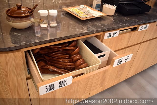 桃園牛肉麵推薦 | 集英會牛肉麵館-中央東店 濃郁醇厚的湯底 麵條Q彈有勁 飲料、冰淇淋無限量供應