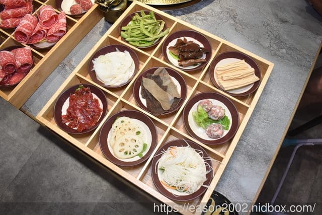 台中四川麻辣火鍋推薦 | 蜀九品四川麻辣火鍋 養生鍋 來自四川成都道地的好味道 正宗四川麻辣火鍋吃法