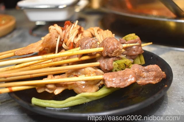 台中四川麻辣火鍋推薦 | 蜀九品四川麻辣火鍋 養生鍋 來自四川成都道地的好味道 正宗四川麻辣火鍋吃法