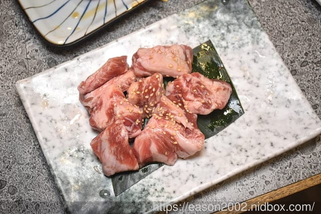 桃園和牛吃到飽餐廳推薦 | 鬥佐燒肉桃園店 新菜單上線 加價NT$618 享日本A5和牛、鮭魚菲力無限量供應吃到飽 還有啤酒、沙瓦免費無限量暢飲