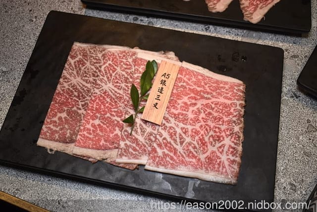 桃園和牛吃到飽餐廳推薦 | 鬥佐燒肉桃園店 新菜單上線 加價NT$618 享日本A5和牛、鮭魚菲力無限量供應吃到飽 還有啤酒、沙瓦免費無限量暢飲