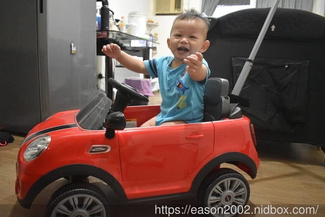 Snmartmom 聰明媽咪 | MINI Cooper 嬰幼兒造型滑步車 Push Car 台灣獨家代理 可拆卸操控推桿，輕鬆操控助步推行 兒童手推車、平衡車、兒童滑步車 推薦