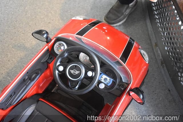 Snmartmom 聰明媽咪 | MINI Cooper 嬰幼兒造型滑步車 Push Car 台灣獨家代理 可拆卸操控推桿，輕鬆操控助步推行 兒童手推車、平衡車、兒童滑步車 推薦